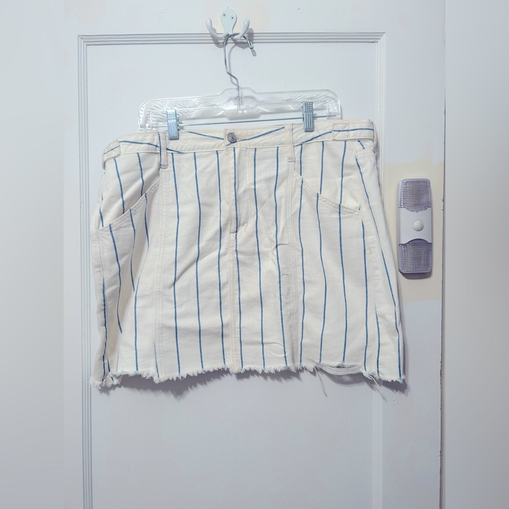 American Eagle White & Blue denim mini skirt